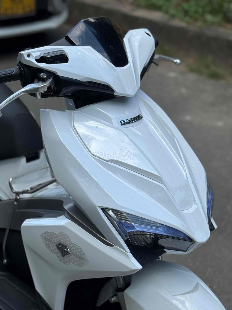Honda Air Blade 125 moden 2018 Trắng khoá smkey. Mua bán Xe máy tại Quận Gò Vấp Tp Hồ Chí Minh được đăng bởi CHXM 86 chuyên bán xe trả góp hình 10
