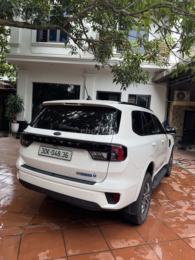 Ford Everest Ambiente 2022 2.0 Turbo 4x2 AT Белый