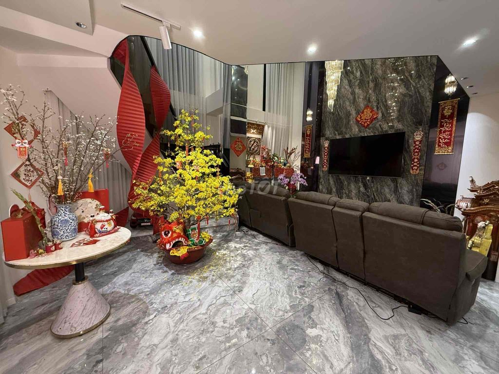 Chính Chủ bán 8mx23m Toà nhà 2MT Lê Quang Định Hầm+ 8Tầng nổi