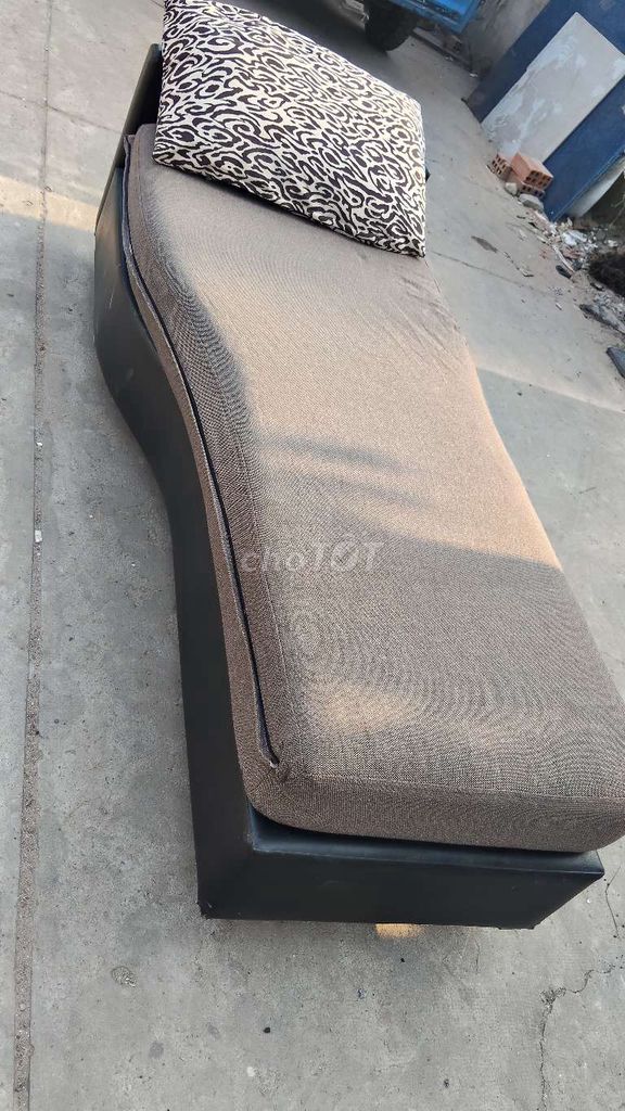 Ghế nằm Da simili, Gỗ 6x1,8m. Mua bán Bàn ghế tại Quận Tân Phú Tp Hồ Chí Minh được đăng bởi Công Đạo hình 1