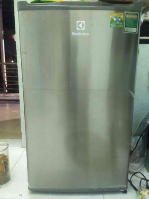 Thông số kỹ thuật Tủ lạnh Electrolux 94 Lít EUM093