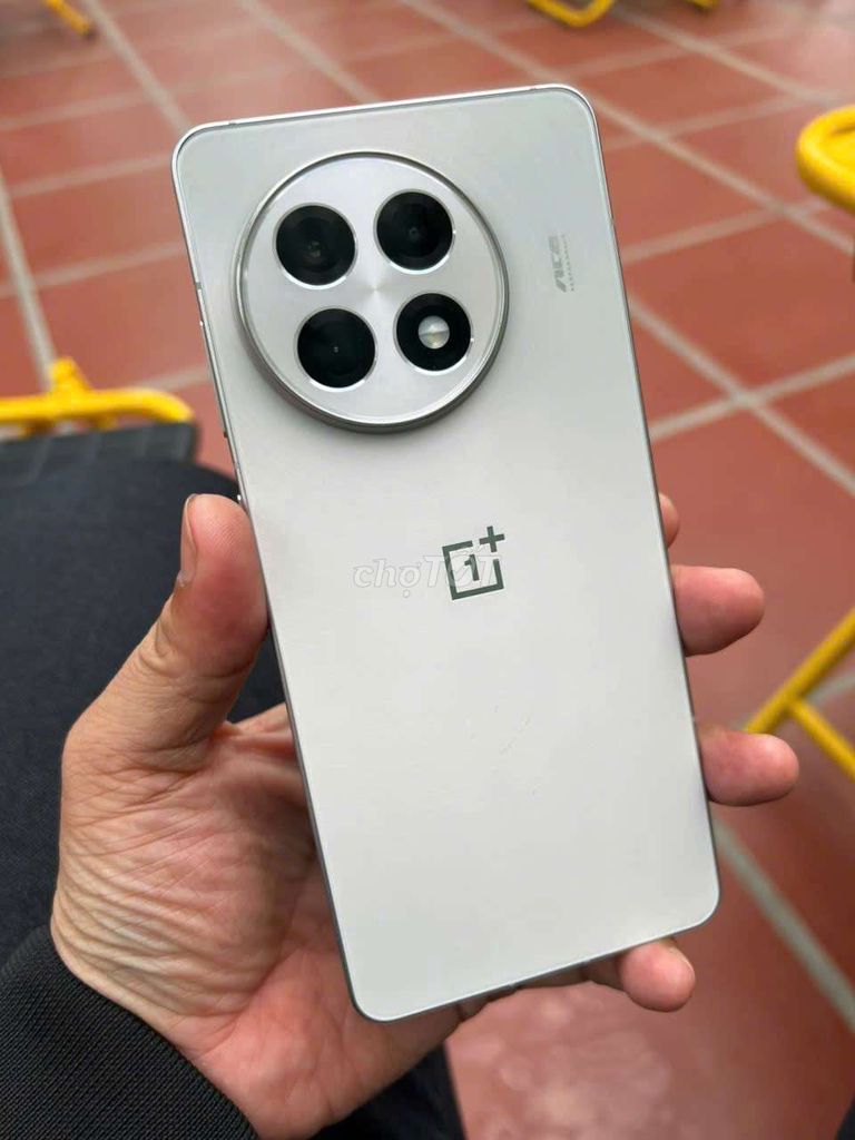 OnePlus Ace 5 Bạc Đã sử dụng. Mua bán Điện thoại tại Quận Tân Phú Tp Hồ Chí Minh được đăng bởi HOÀNG PHÚC hình 1
