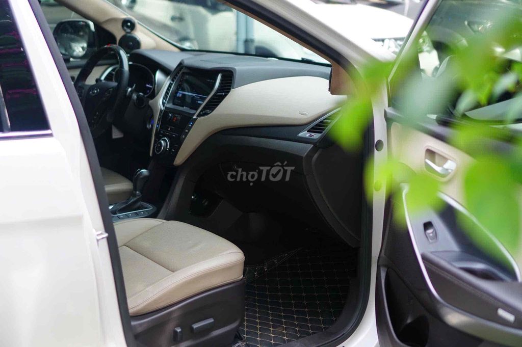 Hyundai Santa Fe 2016 2.2 AT 4WD - 90000 km. Mua bán Ô tô tại Quận Bình Tân Tp Hồ Chí Minh được đăng bởi Long  hình 12