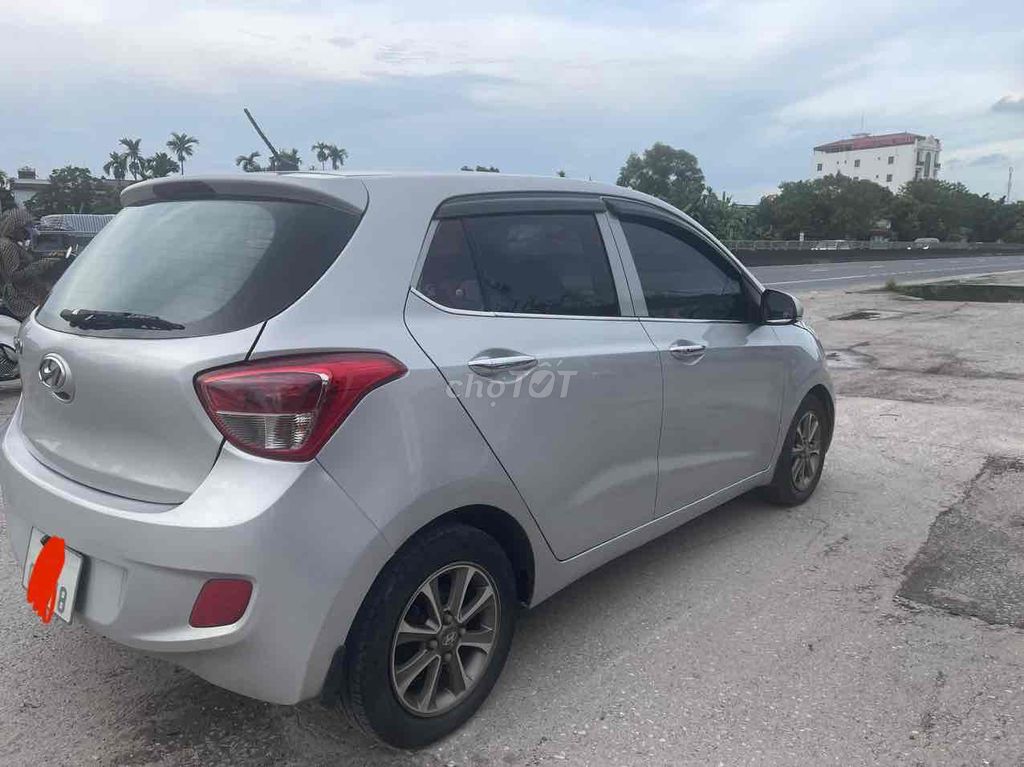 Hyundai Grand i10 2015 1.0 MT - 90000 km. Mua bán Ô tô tại Quận Hà Đông Hà Nội được đăng bởi Dương Phạm 91 hình 2