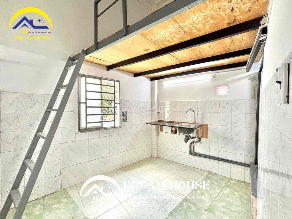 TRỐNG SẴN PHÒNG  DUPLEX GÁC CAO 1M8 NGAY AEON TÂN PHÚ