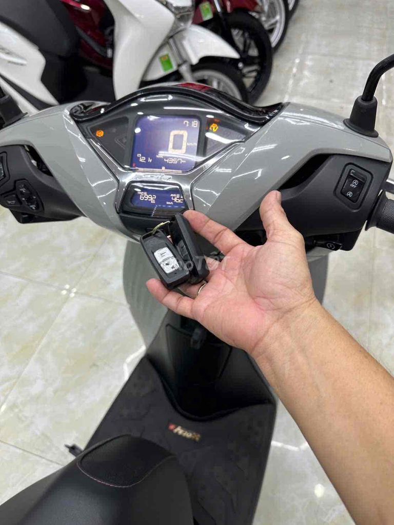 SH 160 ABS 2024 XE CỰC ĐẸP ODO LƯỚT 4K GIÁ TỐT. Mua bán Xe máy tại Thành phố Vũng Tàu Bà Rịa - Vũng Tàu được đăng bởi XE MÁY BẢO THANH  TPVŨNG TÀU hình 6