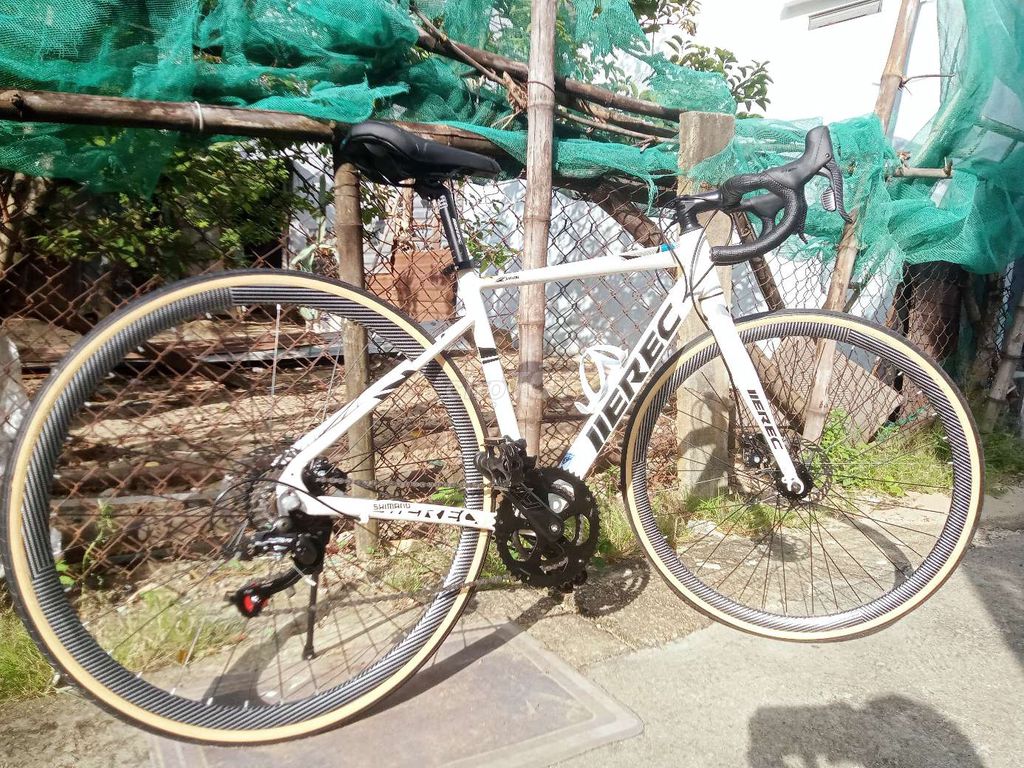 Xe đạp đường trường full nhôm mới 97%. Mua bán Xe đạp tại Quận Ngũ Hành Sơn Đà Nẵng được đăng bởi Gà Hay Non Nước hình 2
