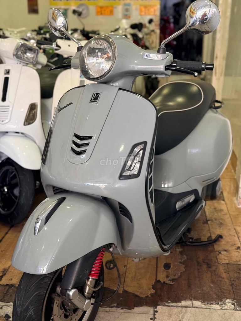 Piaggio Vespa GTS Super 125 3Vie 2014, госномер Хошимина