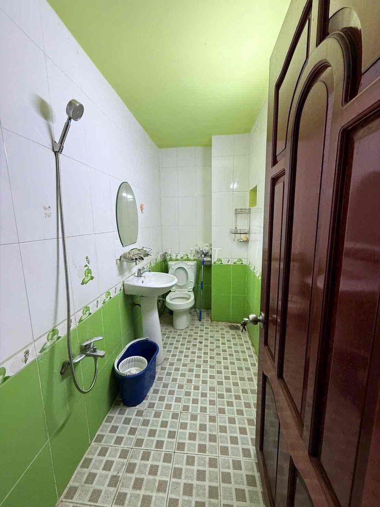 Nhà trệt 2lầu 4x10m 03phòng sẵn 02máy lạnh KDC Thới Nhựt gần ĐHYD