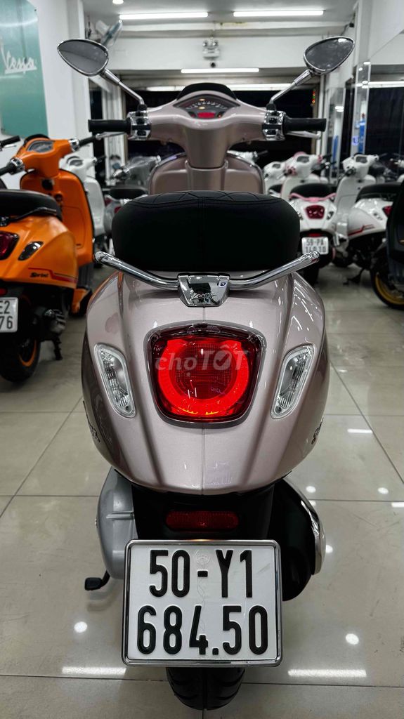 Vespa Sprint Hồng Porsche Mới như xe hãng 4300km. Mua bán Xe máy tại Quận Phú Nhuận Tp Hồ Chí Minh được đăng bởi VESPA  PIAGGIO BẢO HƯNG Vespa cũ trả góp  hình 8