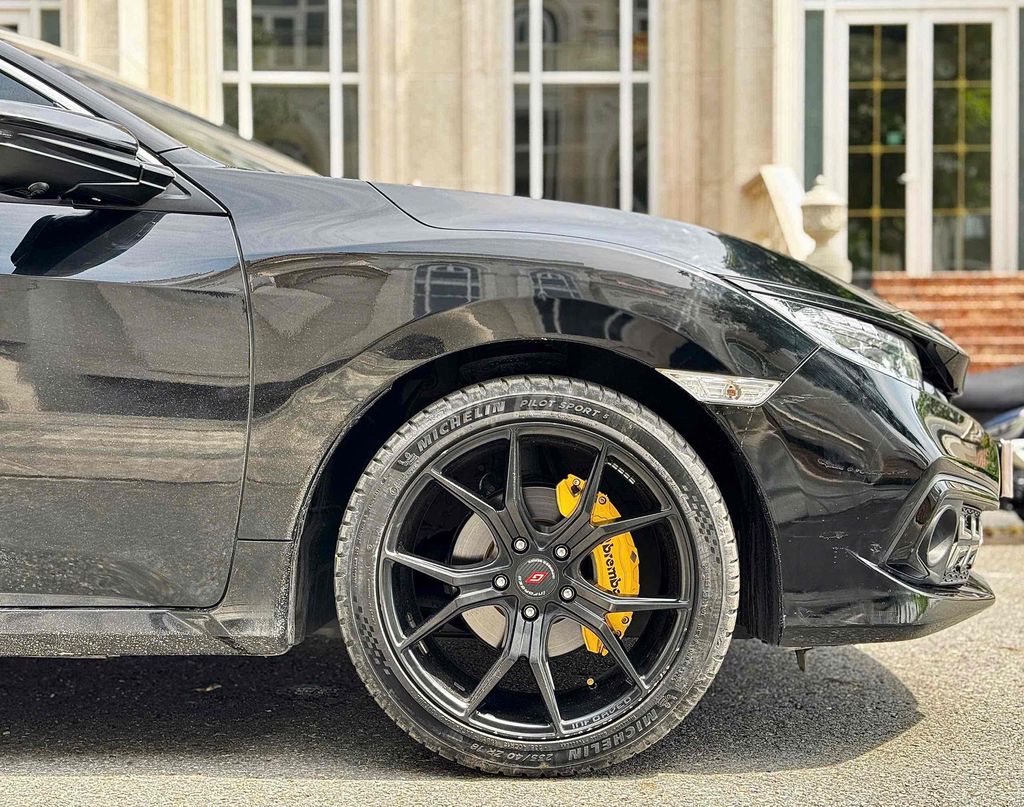 Civic RS 2019 odo 5vkm nhiều đồ xịn giá tốt. Mua bán Ô tô tại Thành phố Thủ Dầu Một Bình Dương được đăng bởi Tín hình 8