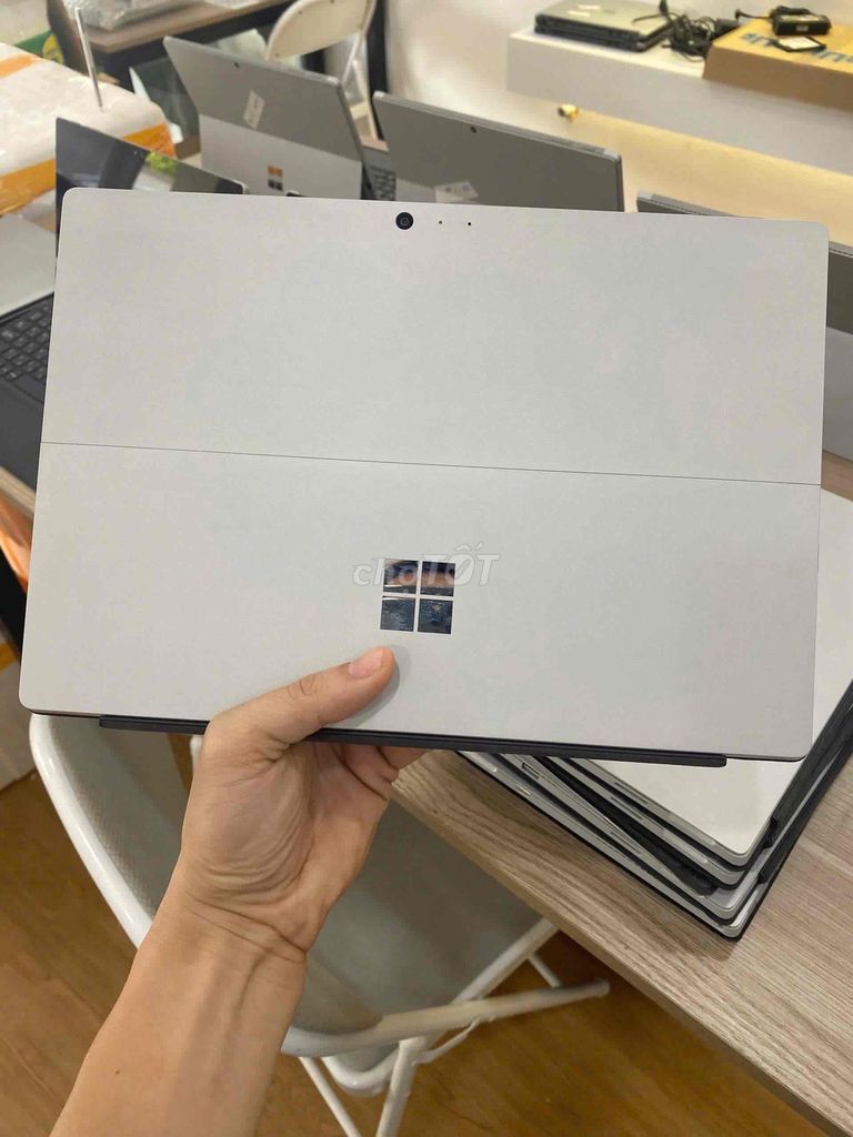 cần lên đời pass lại MT Surface pro 5 ( no fix ). Mua bán Laptop tại Thành phố Thuận An Bình Dương được đăng bởi  HOÀNG PHÁT  hình 1