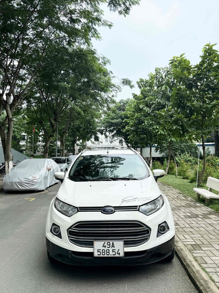 Ford EcoSport, титановый белый, автоматический 120,080 км