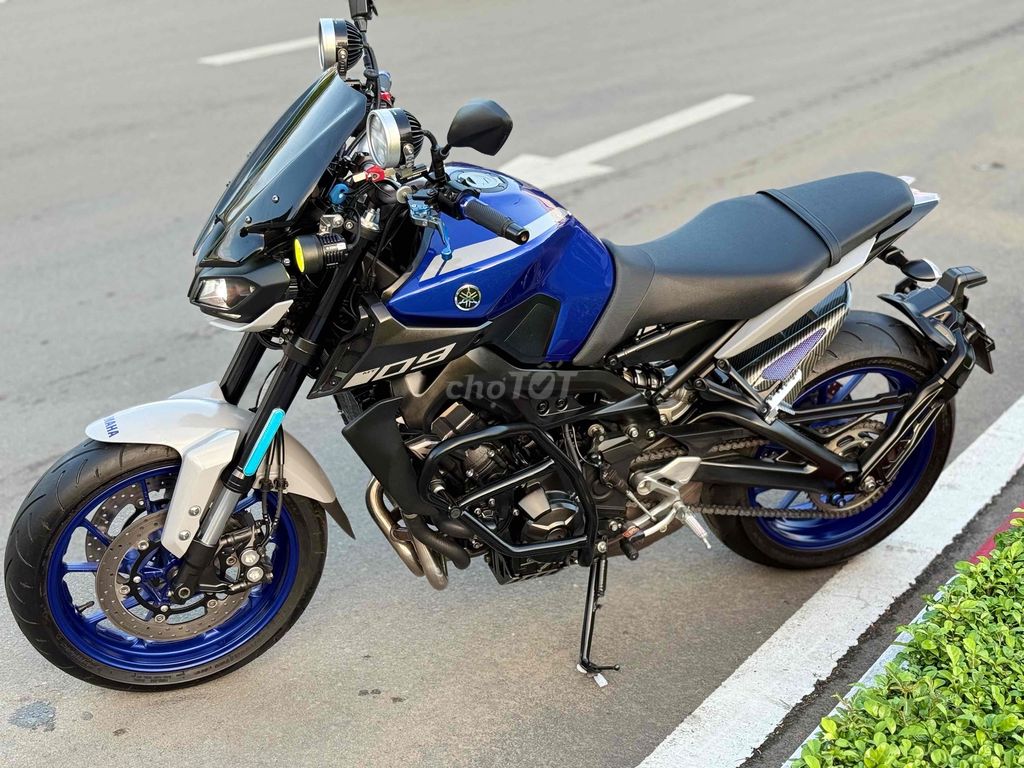 MT-09 odo 5000km siêu mới 1 chủ mua thùng. Mua bán Xe máy tại Quận Bình Thạnh Tp Hồ Chí Minh được đăng bởi Nguyễn Khải Nguyên hình 12