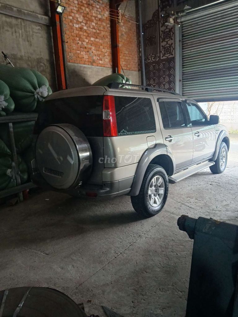 Ford Everest 8 chỗ máy dầu số tự động. Mua bán Ô tô tại Quận 12 Tp Hồ Chí Minh được đăng bởi quan hình 2