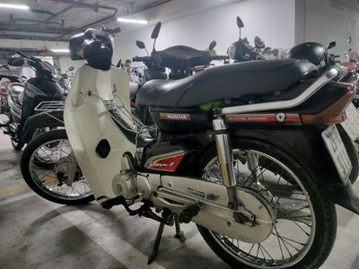 Honda Dream Việt đời đầu máy thái. Mua bán Xe máy tại Quận Hoàng Mai Hà Nội được đăng bởi Valentin