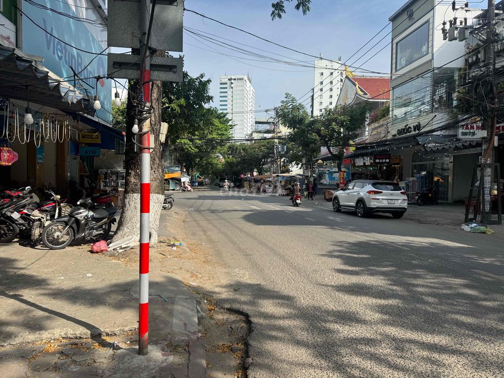 LÔ GÓC MẶT TIỀN ÔNG ÍCH KHIÊM GẦN NGUYỄN VĂN LINH 640m2 HIẾM CÓ. Mua bán đất tại Quận Hải Châu Đà Nẵng được đăng bởi Đặng Đình Trung hình 1