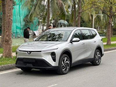 Limo Green Xe Sẵn Giao Ngay - ƯU ĐÃI TỐT THÁNG 3