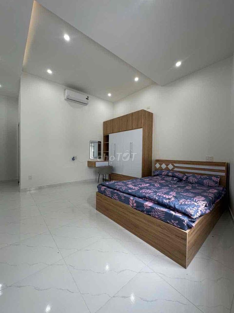 Аренда · 3 комн. · 100 м² · Quận Ngũ Hành Sơn, ул. Đường Kim Đồng