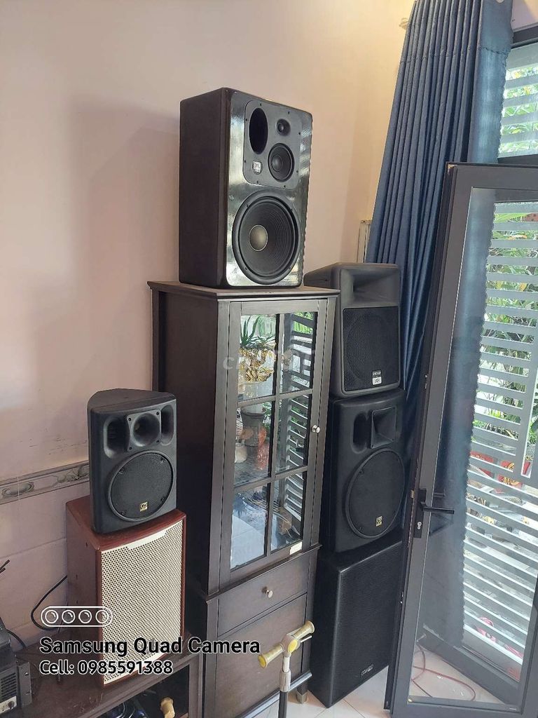 JBL Mỹ bass 30 - JBL LSR 32