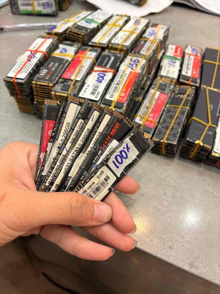 Ổ cứng SSD M2 256GB. Mua bán Linh kiện (RAM, Card...) tại Quận Tân Bình Tp Hồ Chí Minh được đăng bởi Nguyễn Hoàng Nhã  hình 1