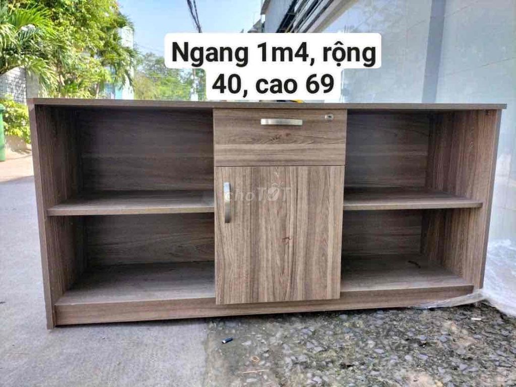 cần thanh lý tủ hồ sơ còn đẹp long lanh