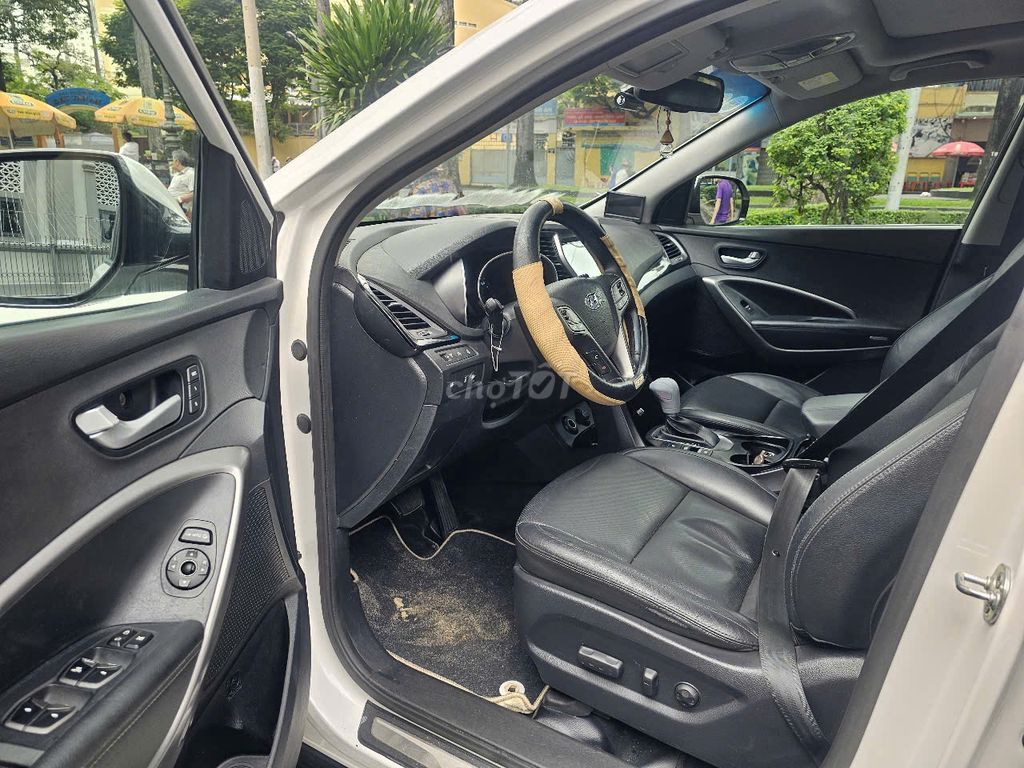 Hyundai Santa Fe 2015  - 78000 km. Mua bán Ô tô tại Quận 10 Tp Hồ Chí Minh được đăng bởi A Thanh hình 8