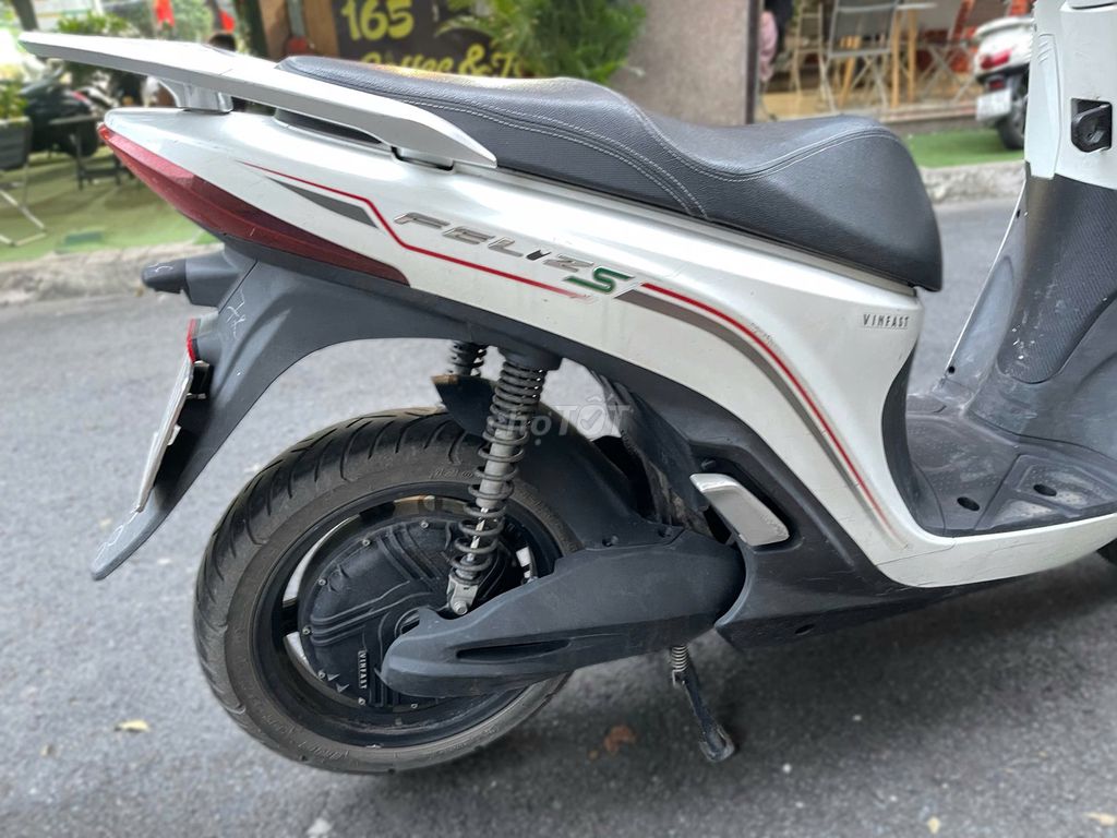 Xe máy điện VinFast Feliz S 2022 Trắng. Mua bán Xe điện tại Quận Tân Bình Tp Hồ Chí Minh được đăng bởi EVBATTERY hình 4