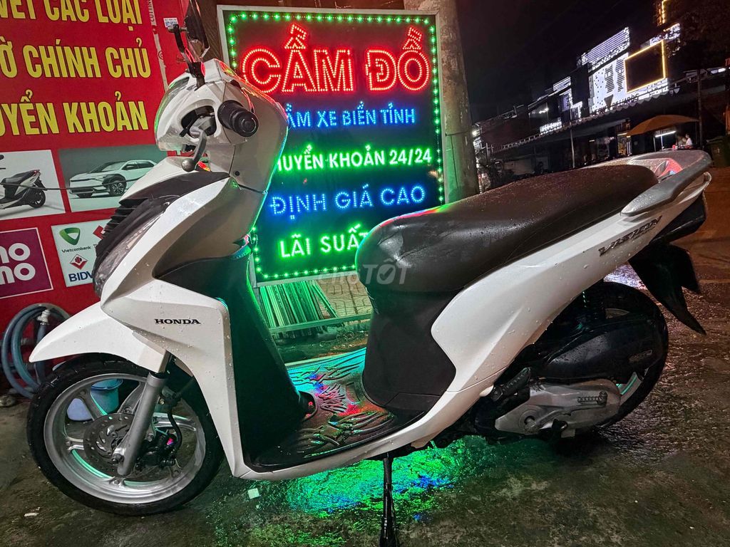 Honda Vision 2016, отличное состояние, полный комплект, документы в порядке