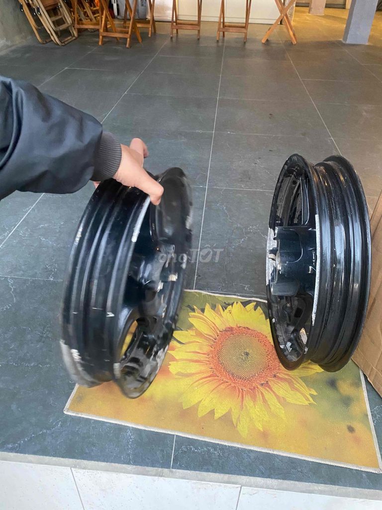 Vành đúc Honda SH hợp kim Đen đã sử dụng. Mua bán Phụ tùng xe tại Quận Hoàng Mai Hà Nội được đăng bởi Pham cong thien hình 2