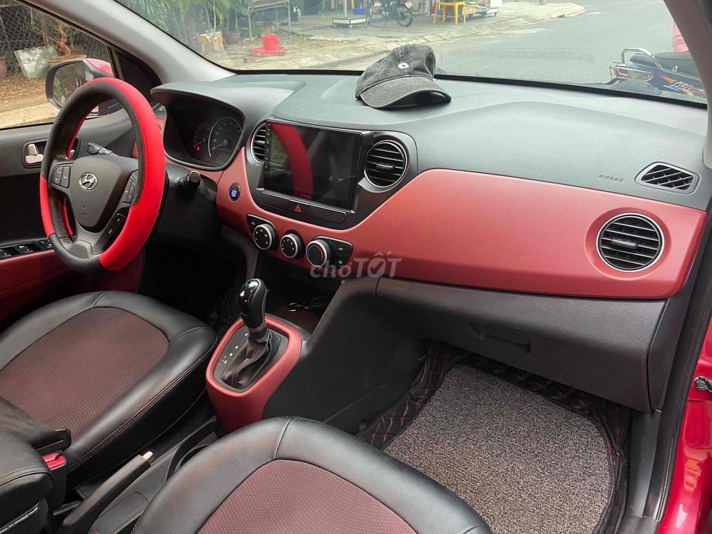 Hyundai Grand i10 2019 автомат красный