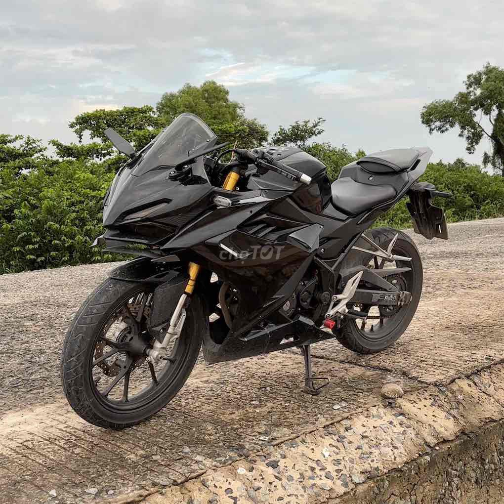 Honda CBR150 2021 Черный 25000 км