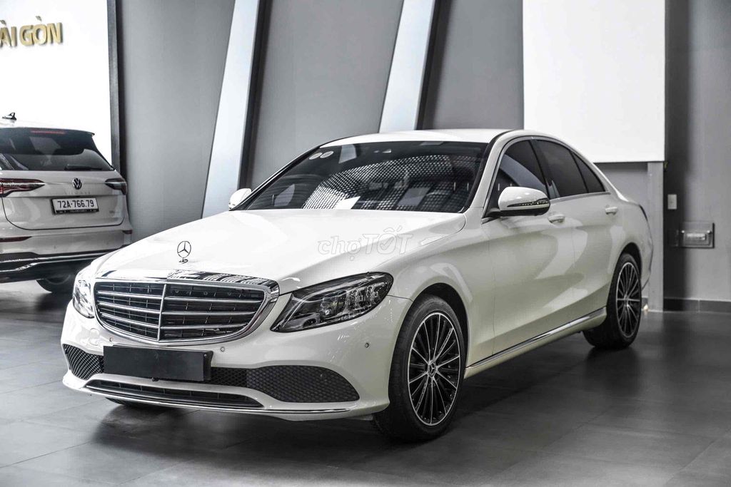 Эксклюзивный Мерседес C200 2020 Белый 31 000 миль