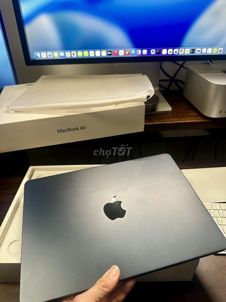 Macbook Air 13" M4 24GB/512GB BH chính hãng 2028. Mua bán Laptop tại Quận Hoàn Kiếm Hà Nội được đăng bởi Nino hình 1