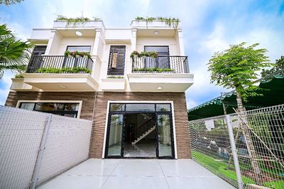 Cần bán nhà ngay đường ĐT746 bình cơ tân uyên chỉ 2,3 tỷ 70 m² có shr 