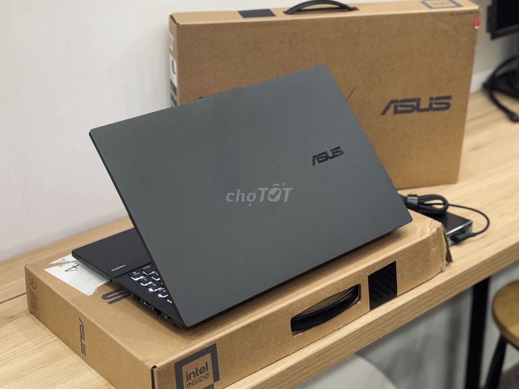 Asus Vivobook Q543M, Ultra 9, 25GB, 2TB, RTX 3050