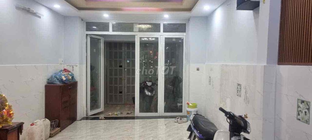 Đi nước định cư nước ngoài cần bán gấp nhà mặt tiền 1 trệt 2 lâu nhà