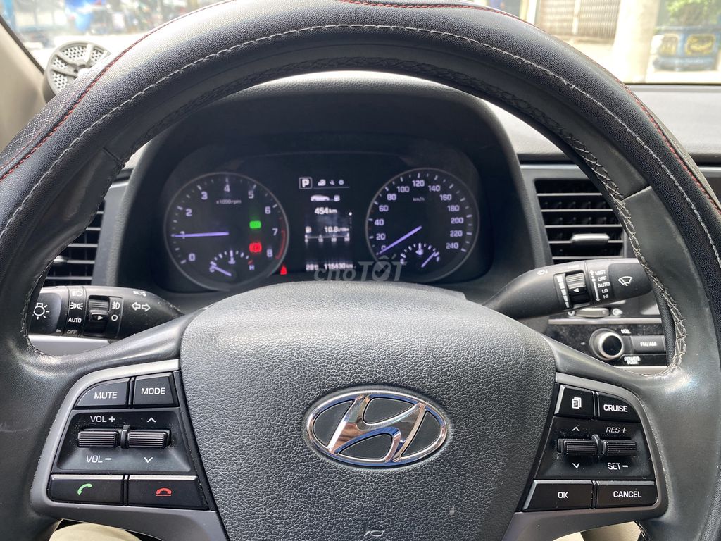 Hyundai Elantra 2018 2.0 AT - 115000 km. Mua bán Ô tô tại Thành phố Quảng Ngãi Quảng Ngãi được đăng bởi Bob Nguyễn hình 4