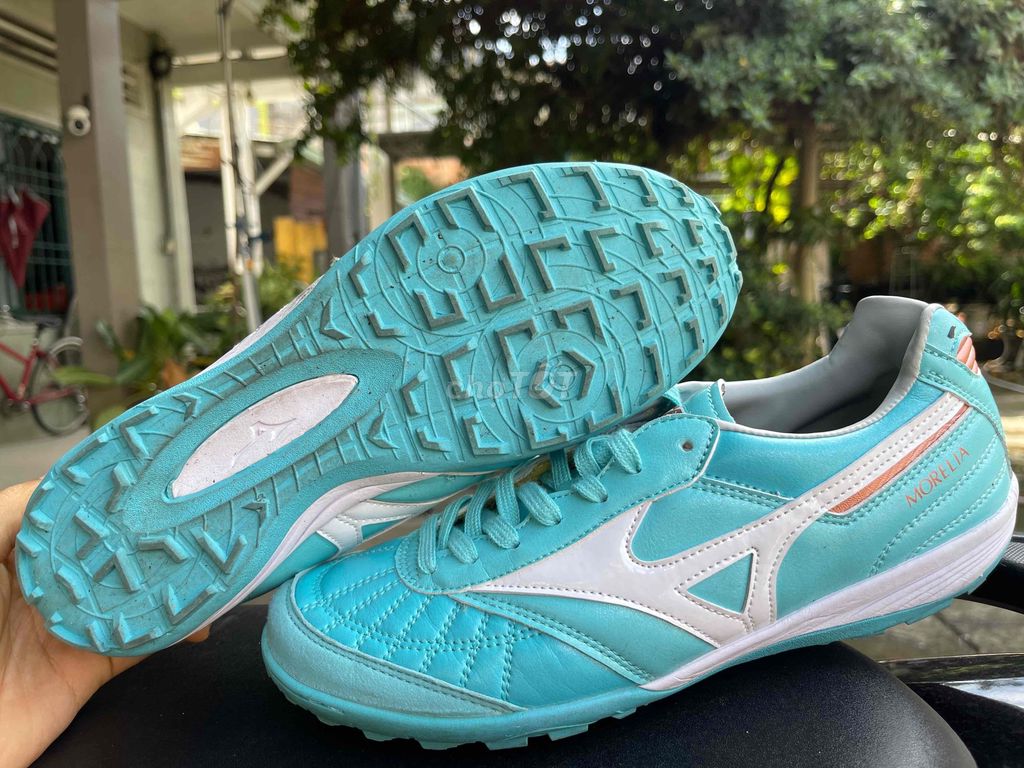 Giày bóng đá mizuno f1 size 41 mới 95%