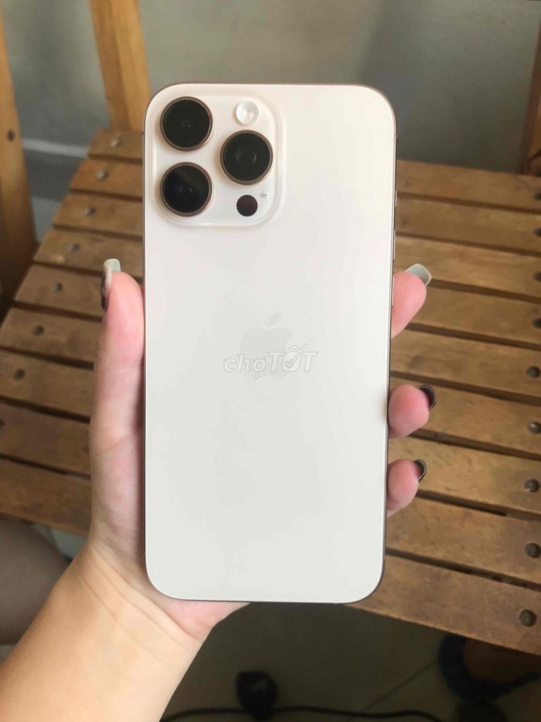 iPhone 16 Pro Max 256GB Vàng. Mua bán Điện thoại tại Huyện Thanh Trì Hà Nội được đăng bởi Hoàng Linh hình 1