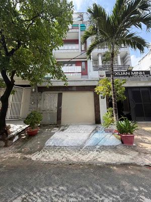 Nhà phố 82,5 m² · 5 PN · Đường Hà Huy Giáp