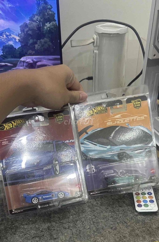 Xe mô hình Hot Wheels Nissan 300ZX Xanh dương