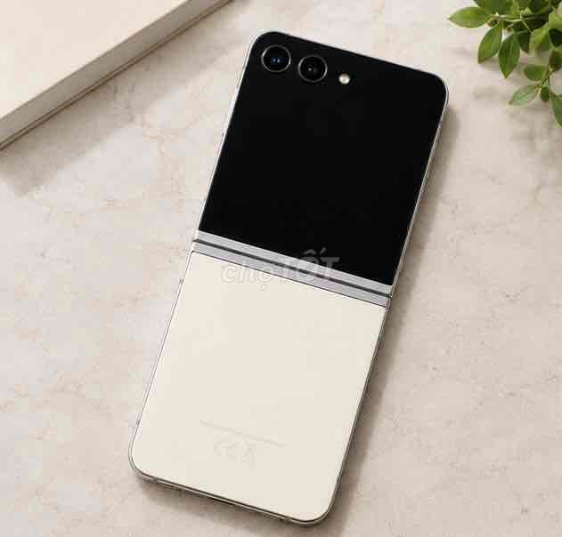 Samsung Z Flip5 256GB VN Chính hãng 99% 2sim Có GL. Mua bán Điện thoại tại Quận Ninh Kiều Cần Thơ được đăng bởi dienthoaidao hình 1