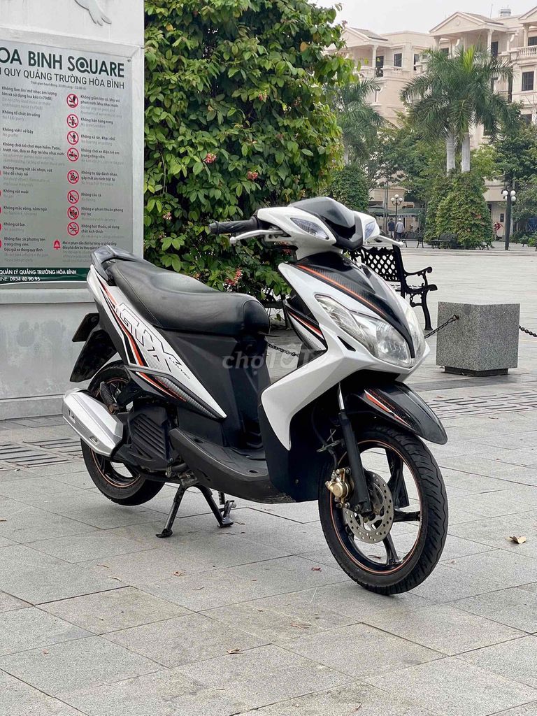 Yamaha Luvias FI Trắng đen. Mua bán Xe máy tại Quận Gò Vấp Tp Hồ Chí Minh được đăng bởi LONG THỊNH hình 2