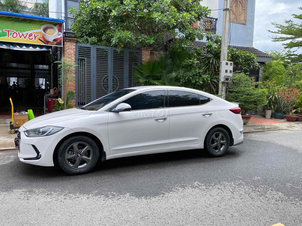 Hyundai Elantra 2016 1.6 MT - 12V. Mua bán Ô tô tại Thành phố Thuận An Bình Dương được đăng bởi Phong Bình Dương hình 4