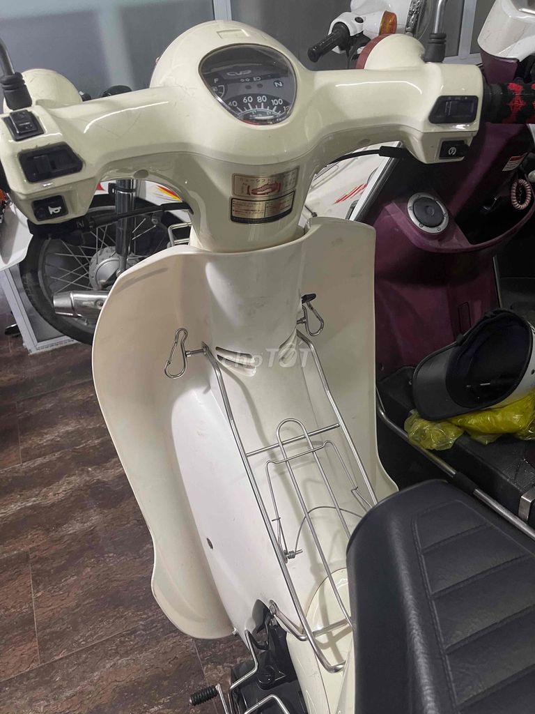 Cúp 50cc Xe Đẹp Đi Cực Ít 13000km Nguyên Zin Êm Ru. Mua bán Xe máy tại Quận Hoàng Mai Hà Nội được đăng bởi Tuấn Giang hình 7