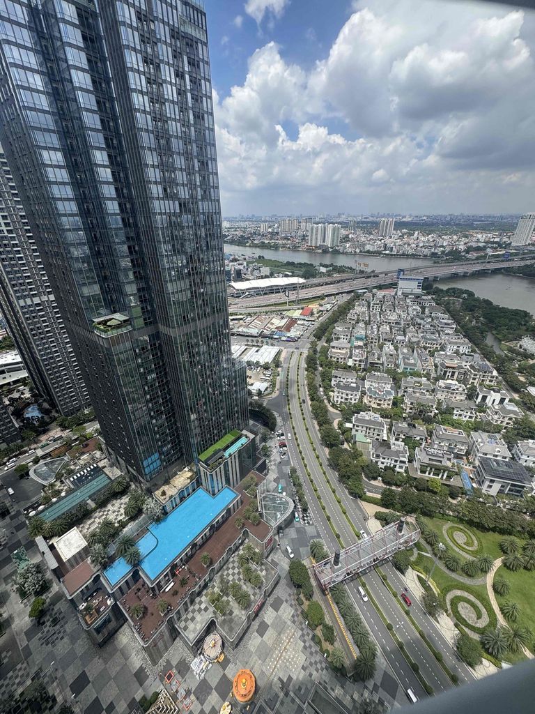 Chủ Cần bán 3PN view toà Landmark 81