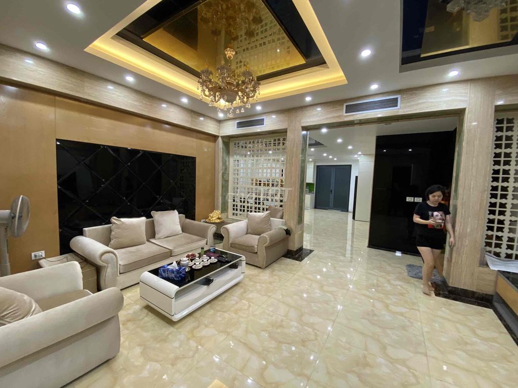 Biệt thự Gamuda 235m2, 3 tầng,lô góc,3 thoáng,nở hậu,view công viên