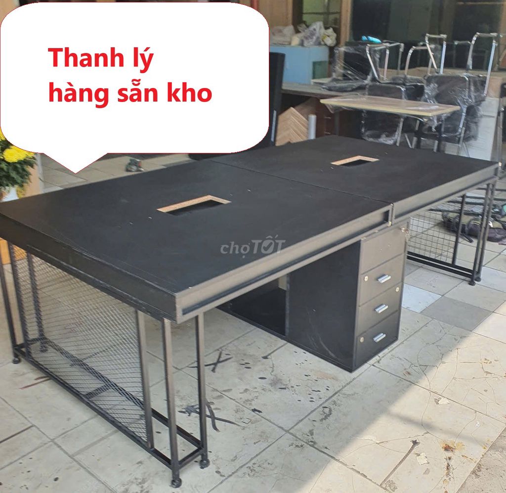 Bàn làm việc gỗ kim loại đen,cụm bàn văn phòng đẹp. Mua bán Bàn ghế tại Quận Bình Thạnh Tp Hồ Chí Minh được đăng bởi Shop Nội thất Phú Nhàn hình 1