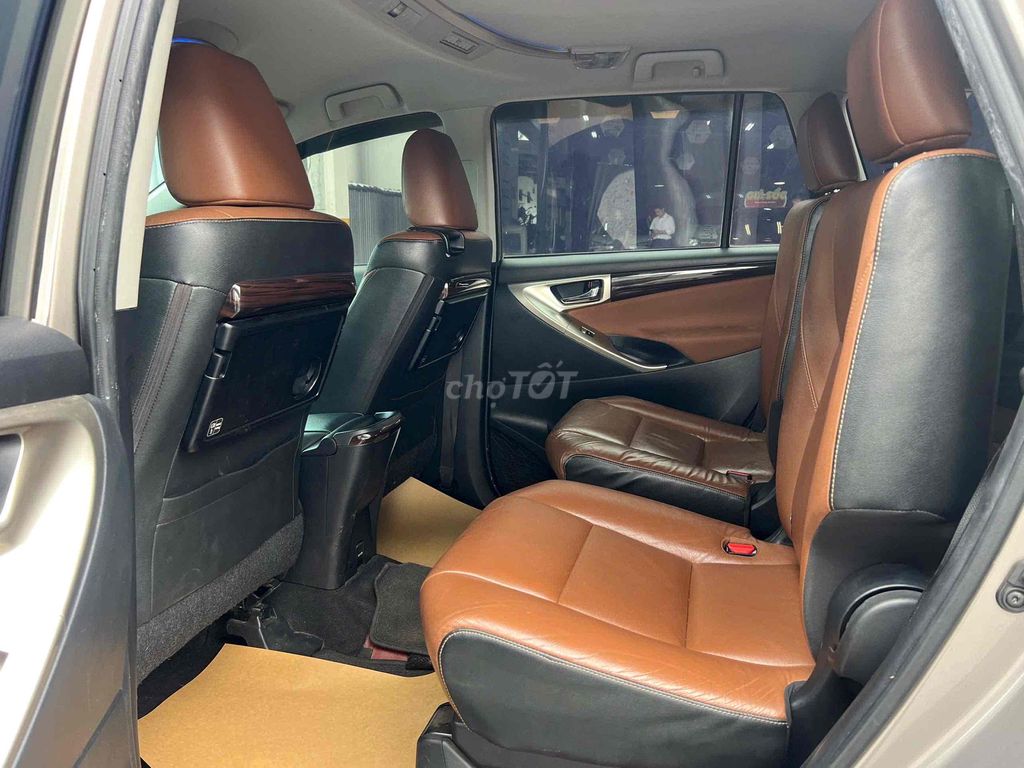 Toyota Innova V số tự động màu đồng 7 ghế ghế điện. Mua bán Ô tô tại Quận Bình Thạnh Tp Hồ Chí Minh được đăng bởi Đại lý chính hãng xe qua sử dụng Toyota Sài Gòn hình 5